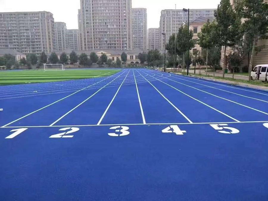 環(huán)保型塑膠跑道材料的特性是什么?使用注意事項